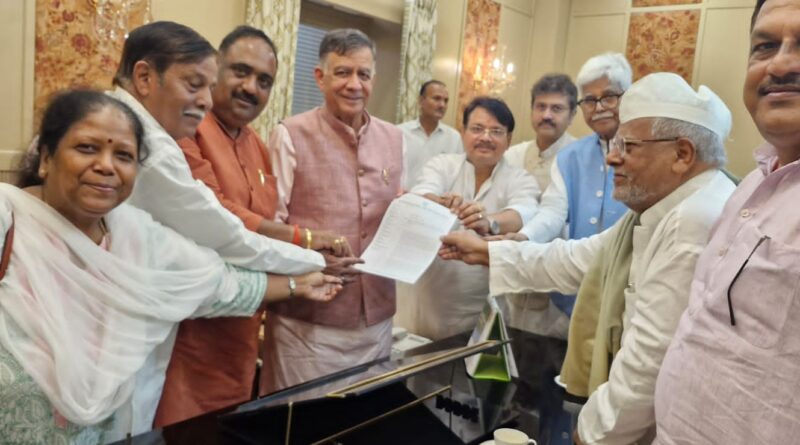 पूर्व विधायकों को भी मानदेय , पेंशन में वृद्धि की जाए ; ओ पी सिंह