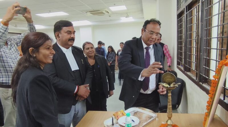 मध्यस्थता अभियान-2025 के अन्तर्गत जनपद न्यायालय में विधिक साक्षरता एवं जागरूकता शिविर का किया गया आयोजन