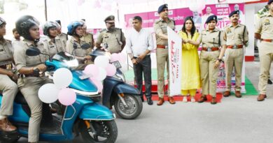 मंडलायुक्त एवं पुलिस आयुक्त ने मिशन शक्ति अभियान के तहत महिला पुलिस द्वारा निकाली गई बाइक रैली को झंडी दिखाकर किया रवाना, रैली के माध्यम से महिला सुरक्षा व जागरूकता का दिया संदेश