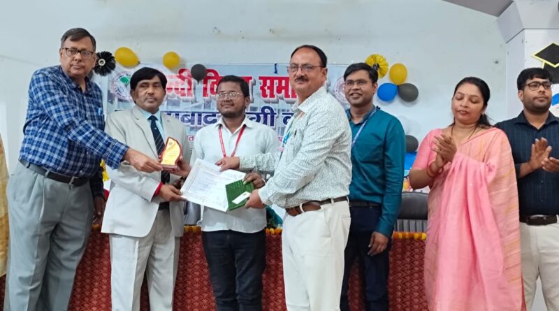 हिन्दी संवेदनाओं के सहज सम्प्रेषण की भाषा है: श्री राम सुचित सिंह